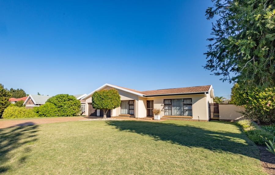 4 Bedroom Property for Sale in Sonstraal Western Cape